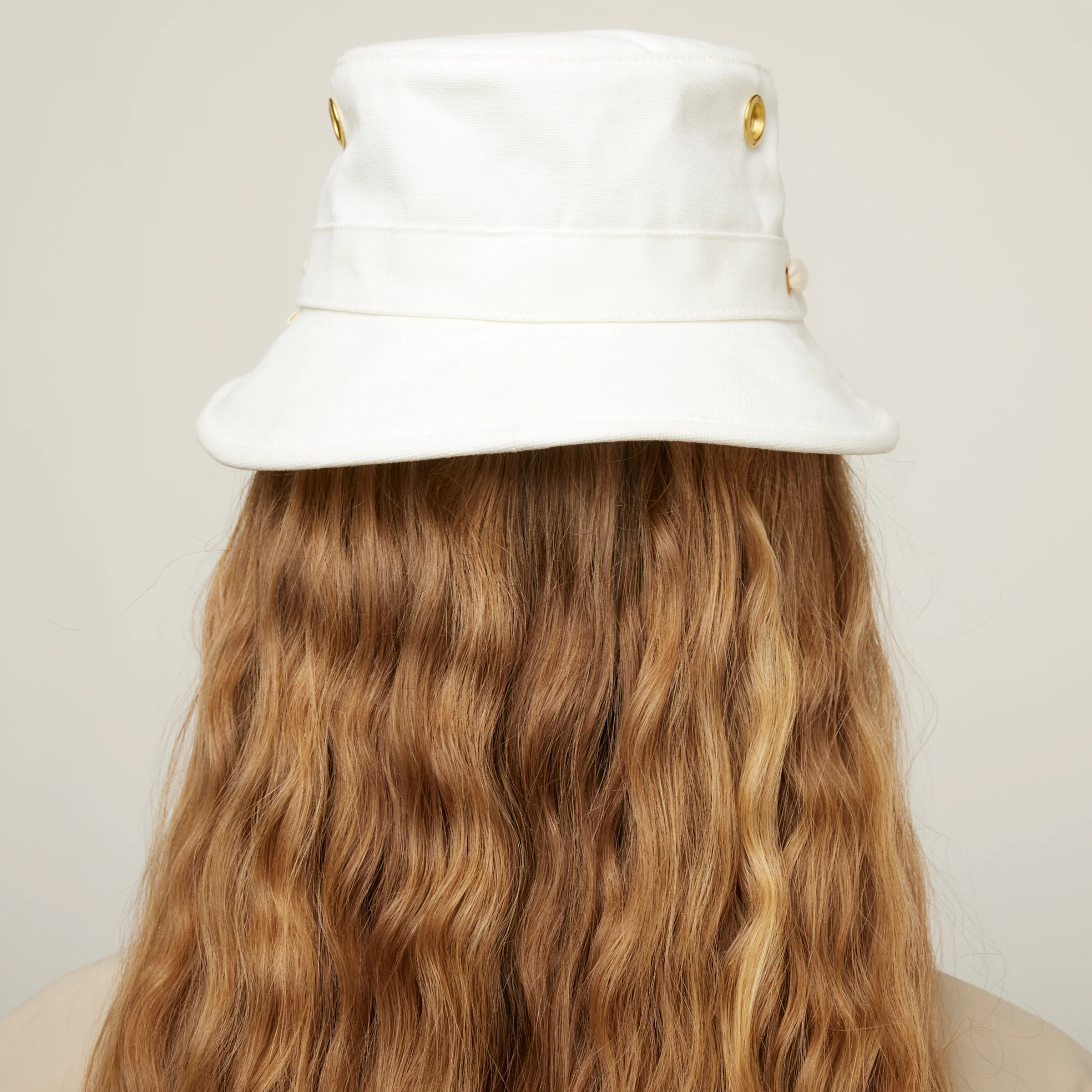 T1 Iconic Bucket Hat - Image 5
